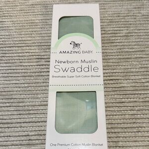 Amazing Baby Newborn Muslin Swaddle